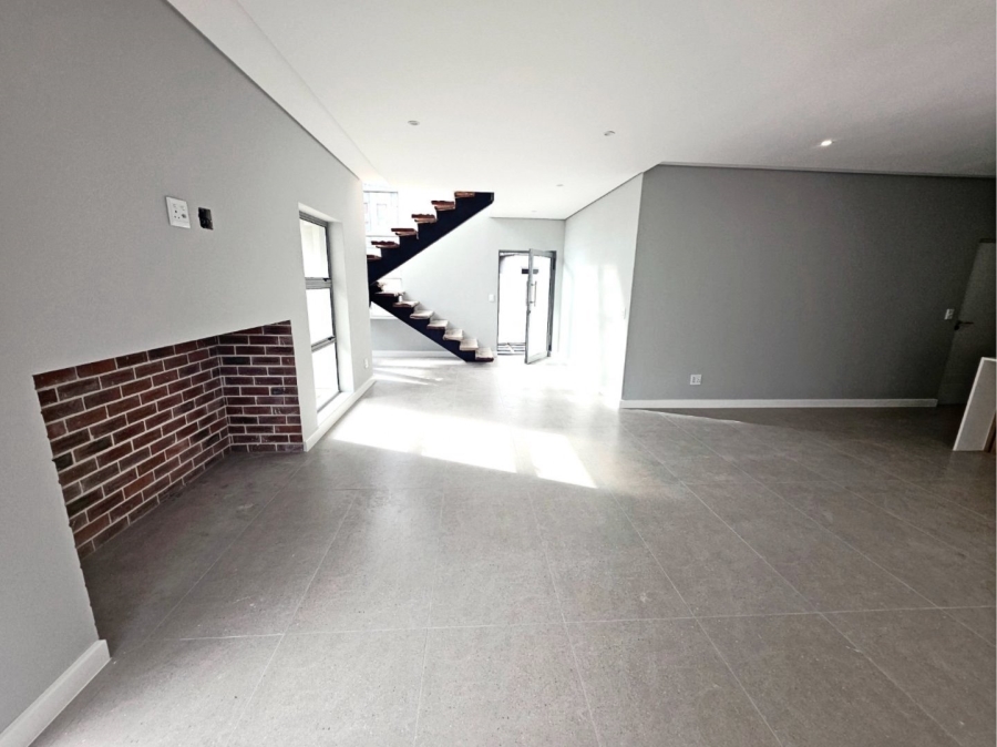  Bedroom Property for Sale in Sandown Western Cape